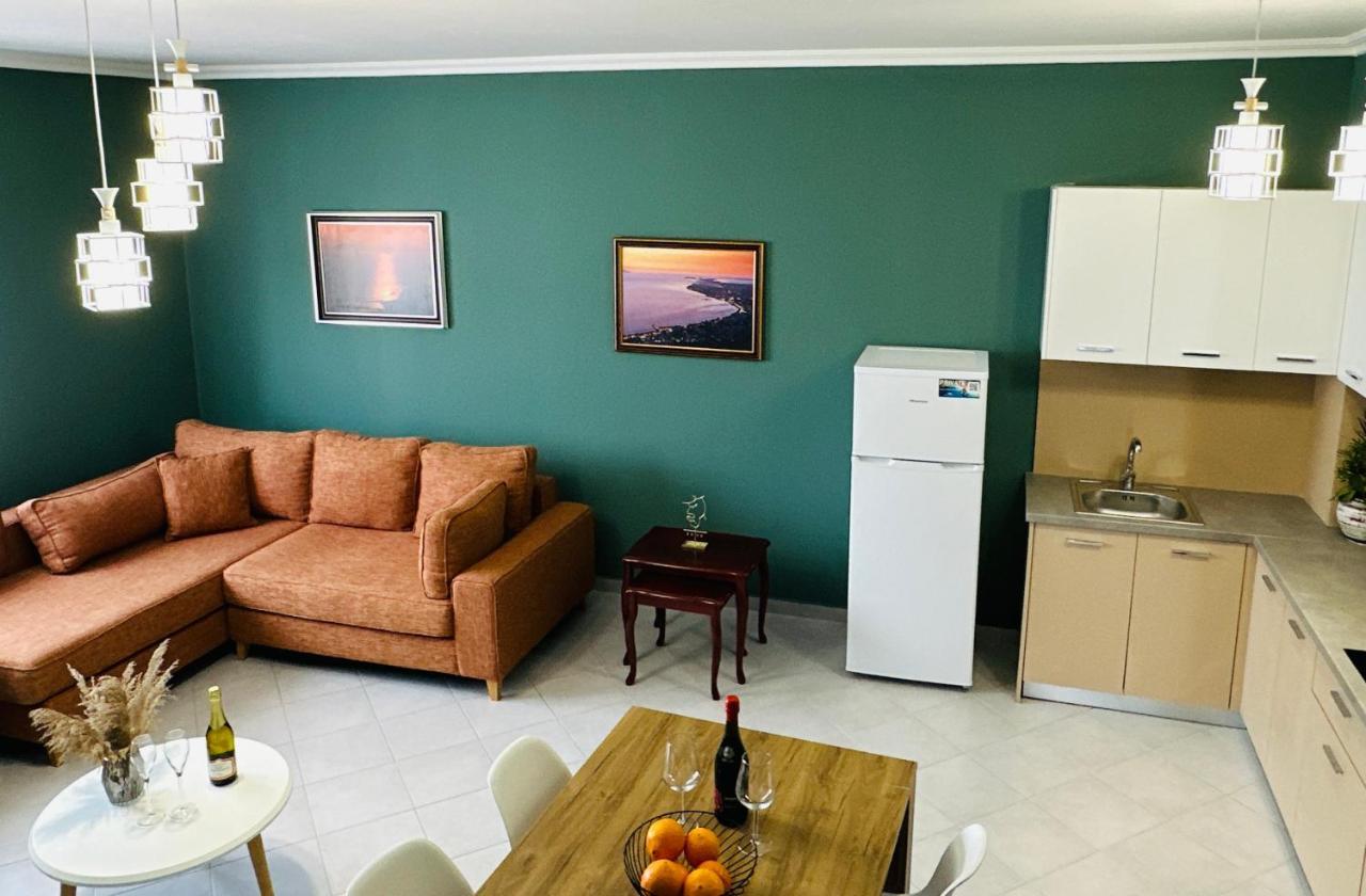 Family Suite Residence Vlore Exterior photo